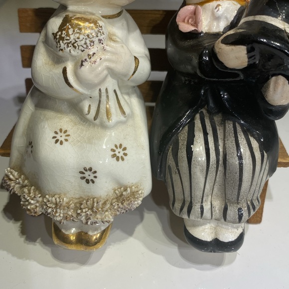 Vintage 50’s Kissing Wedding Couple on Bench Salt & Pepper Shakers - Picture 7 of 11